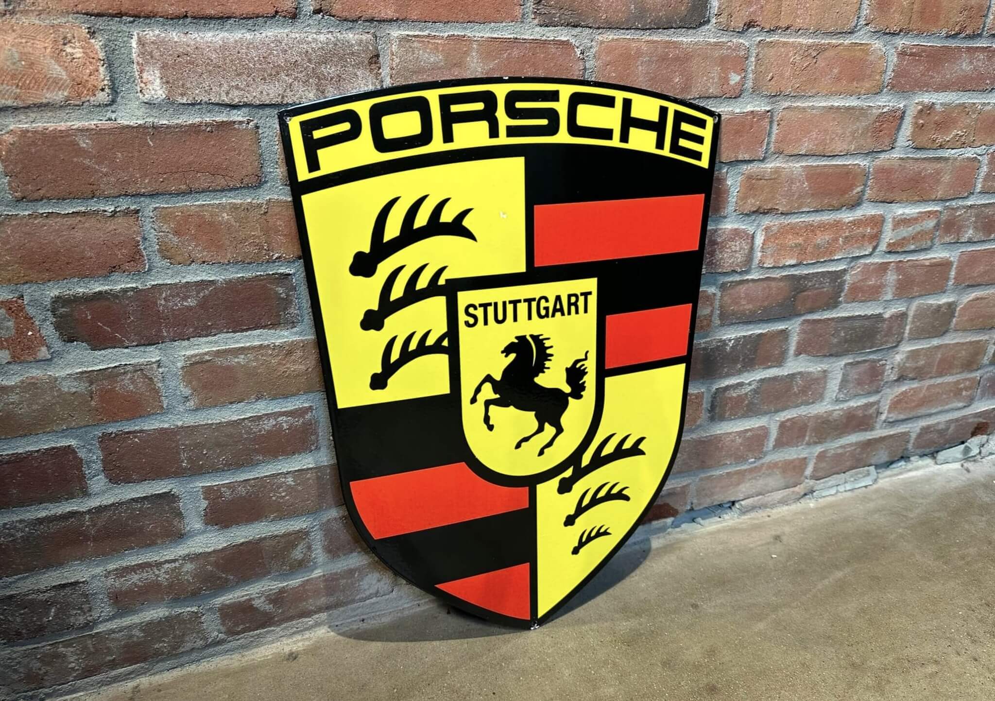 Porsche Crest Floor Mat , Black – Nero Cavallo